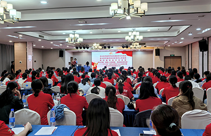 2025年廣西藥品零售行業(yè)公益培訓(xùn)暨執(zhí)業(yè)藥師考前輔導(dǎo)行動圓滿舉行<br>政企聯(lián)動賦能行業(yè),精準(zhǔn)助力執(zhí)業(yè)藥師隊(duì)伍建設(shè)